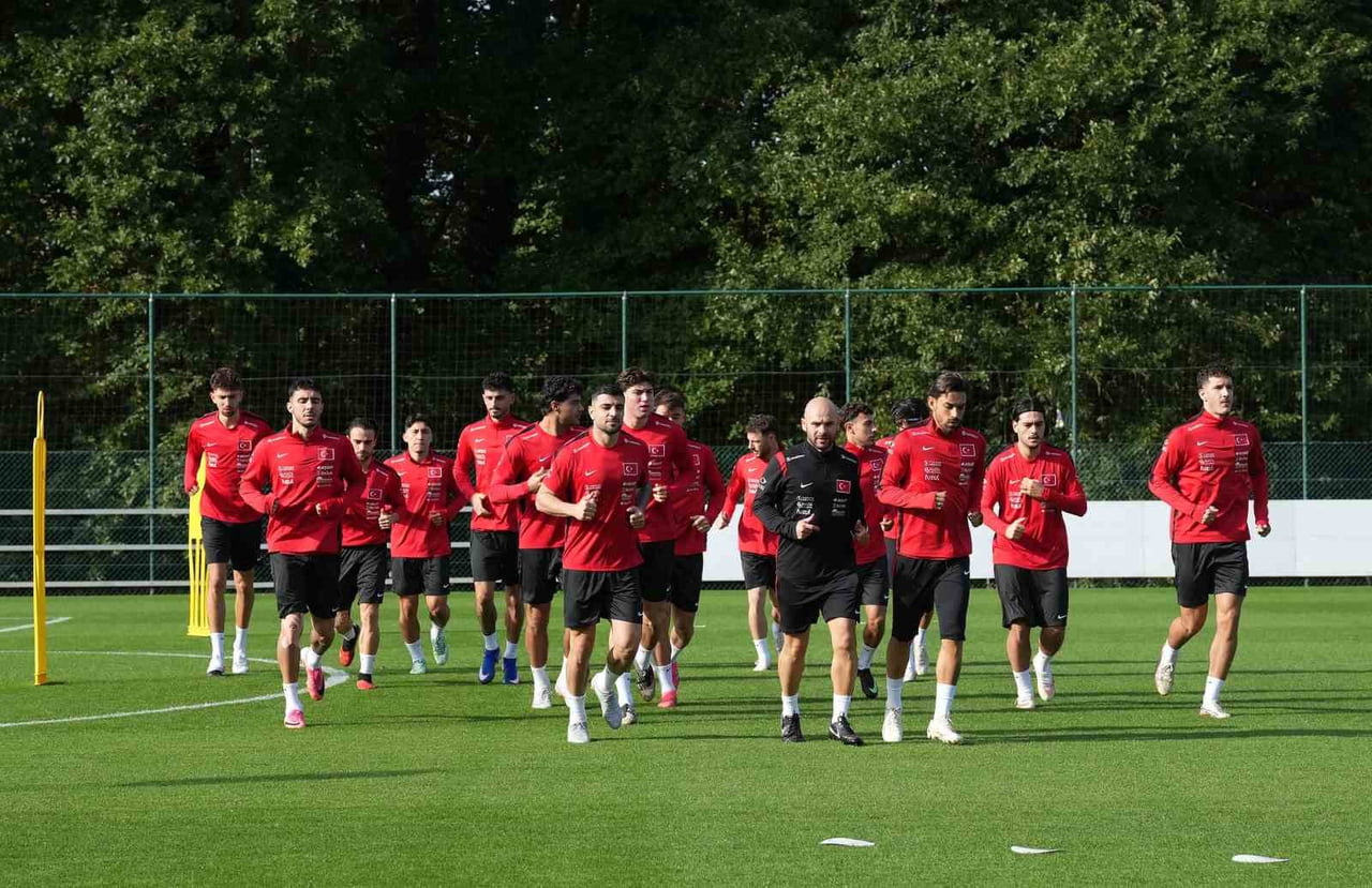 A MİLLİ TAKIM, UEFA ULUSLAR A LİGİ 1. GRUP'TA İTALYA İLE OYNAYACAĞI KARŞILAŞMANIN HAZIRLIKLARINA...