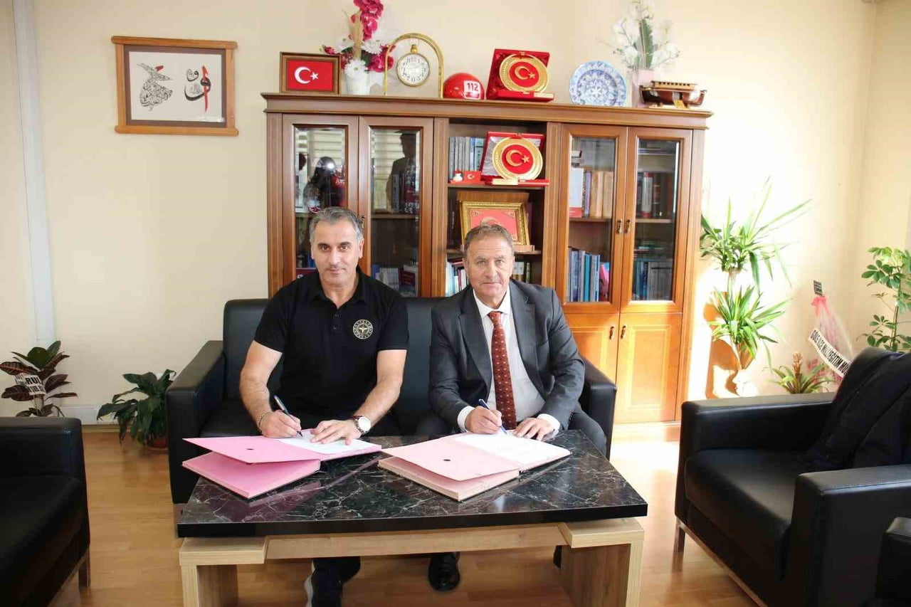 AARDAHAN'DA GÜVENLİ VE SAĞLIKLI EĞİTİM ORTAMLARI İÇİN İŞ BİRLİĞİ PROTOKOLÜ İMZALANDI. (OLGUN...
