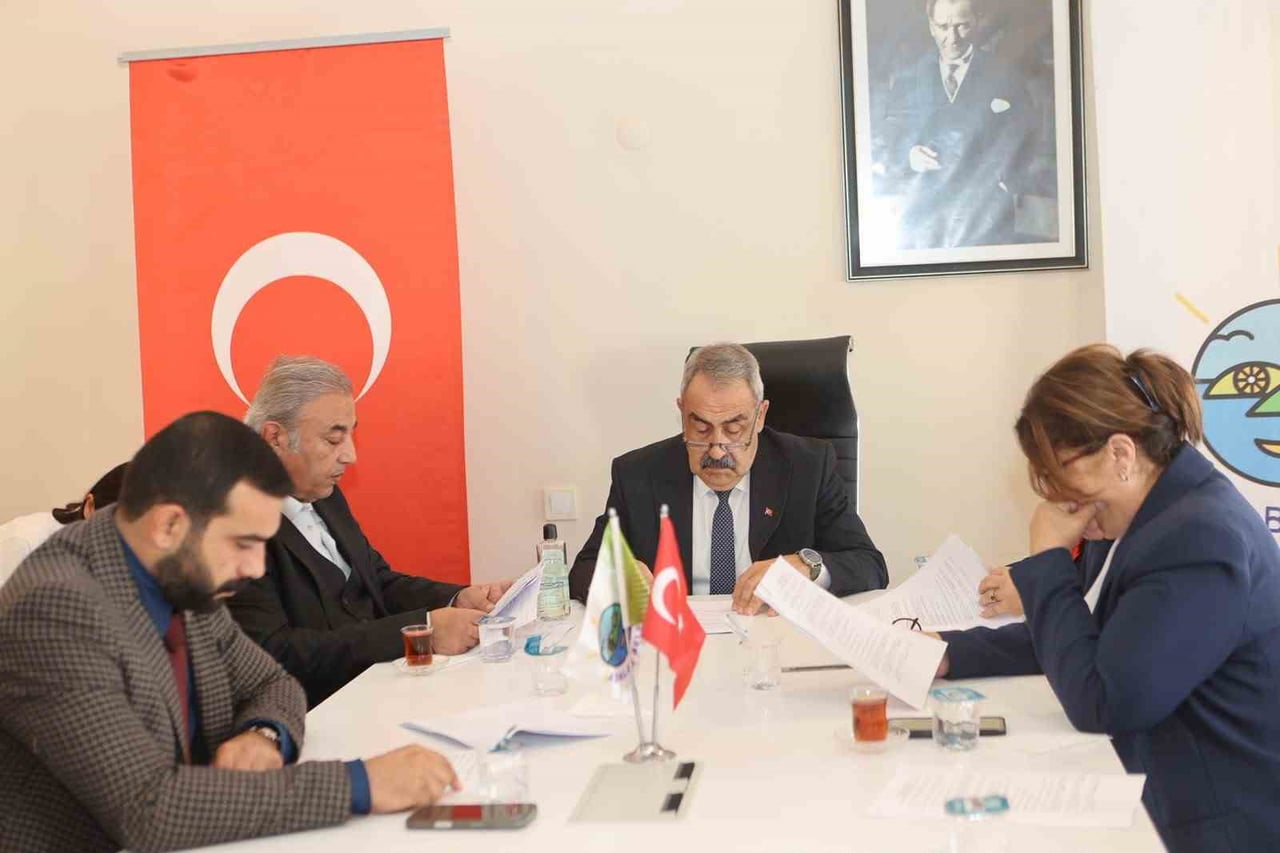 ADALAR BELEDİYESİ’NİN 2027 YILI İÇİN HAZIRLANAN 850 MİLYON TL’LİK BÜTÇESİ, BELEDİYE MECLİSİ’NDE OY...