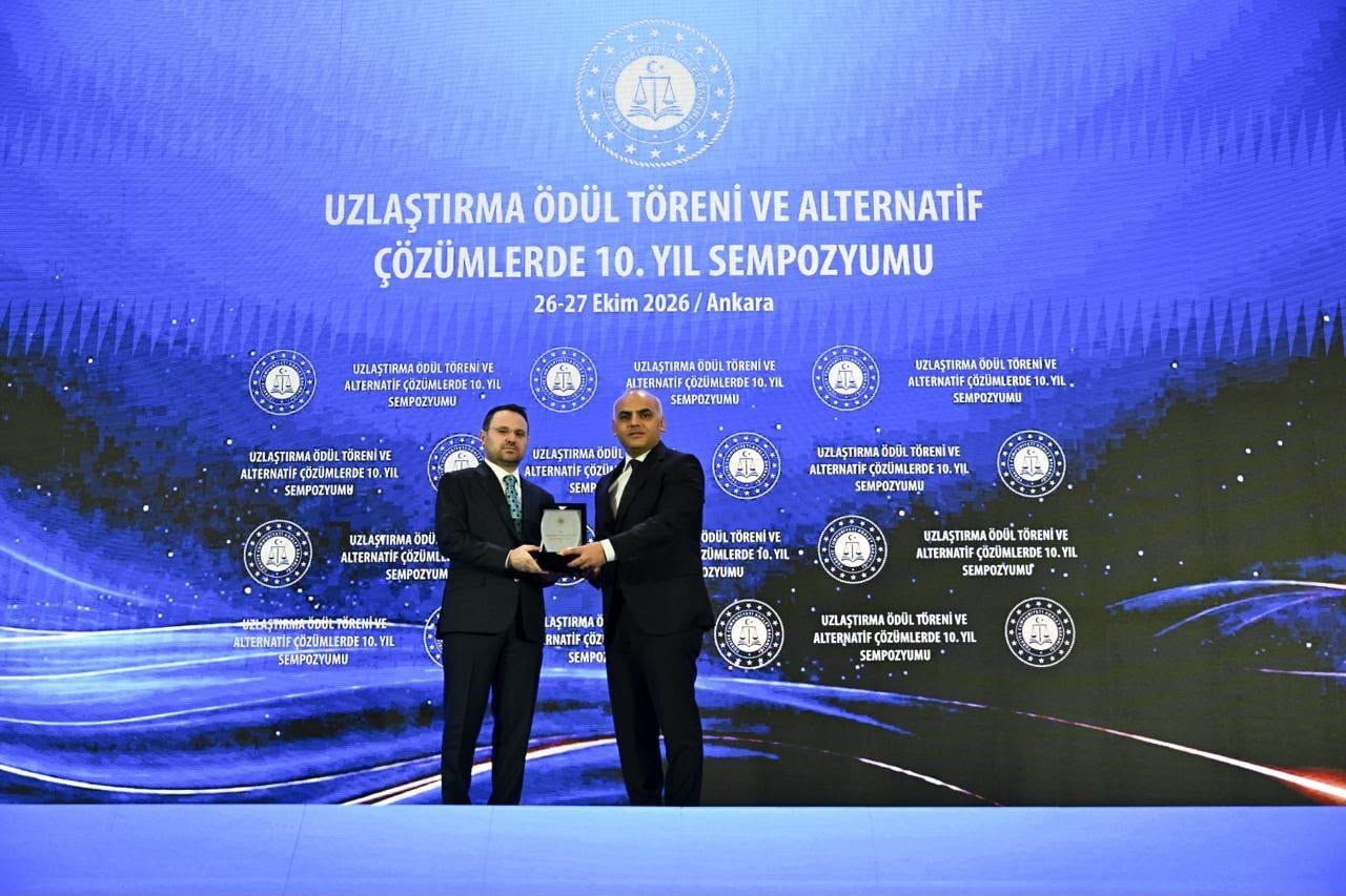 ADALET BAKANI AKIN GÜRLEK TARAFINDAN UZLAŞTIRMA ALANINDAKİ BAŞARILI ÇALIŞMALARINDAN DOLAYI VAN...