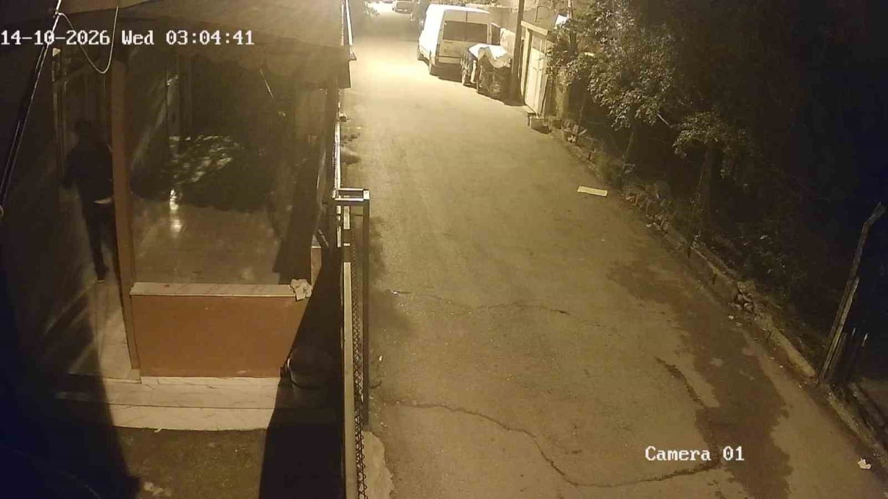 ADANA'DA GİRDİĞİ EVLERDEN HIRSIZLIK YAPAN VE HAKKINDA 38 YIL KESİNLEŞMİŞ HAPİS CEZASI BULUNAN...