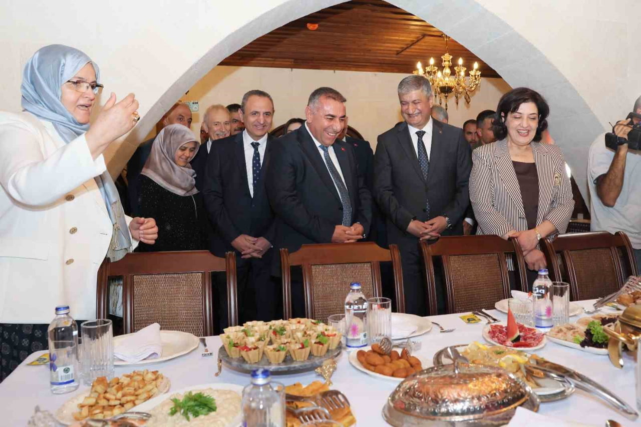 ADANA'DA KENTİN GELENEKSEL LEZZETLERİNİN YAŞATILMASI VE GELECEK NESİLLERE AKTARILMASI AMACIYLA...