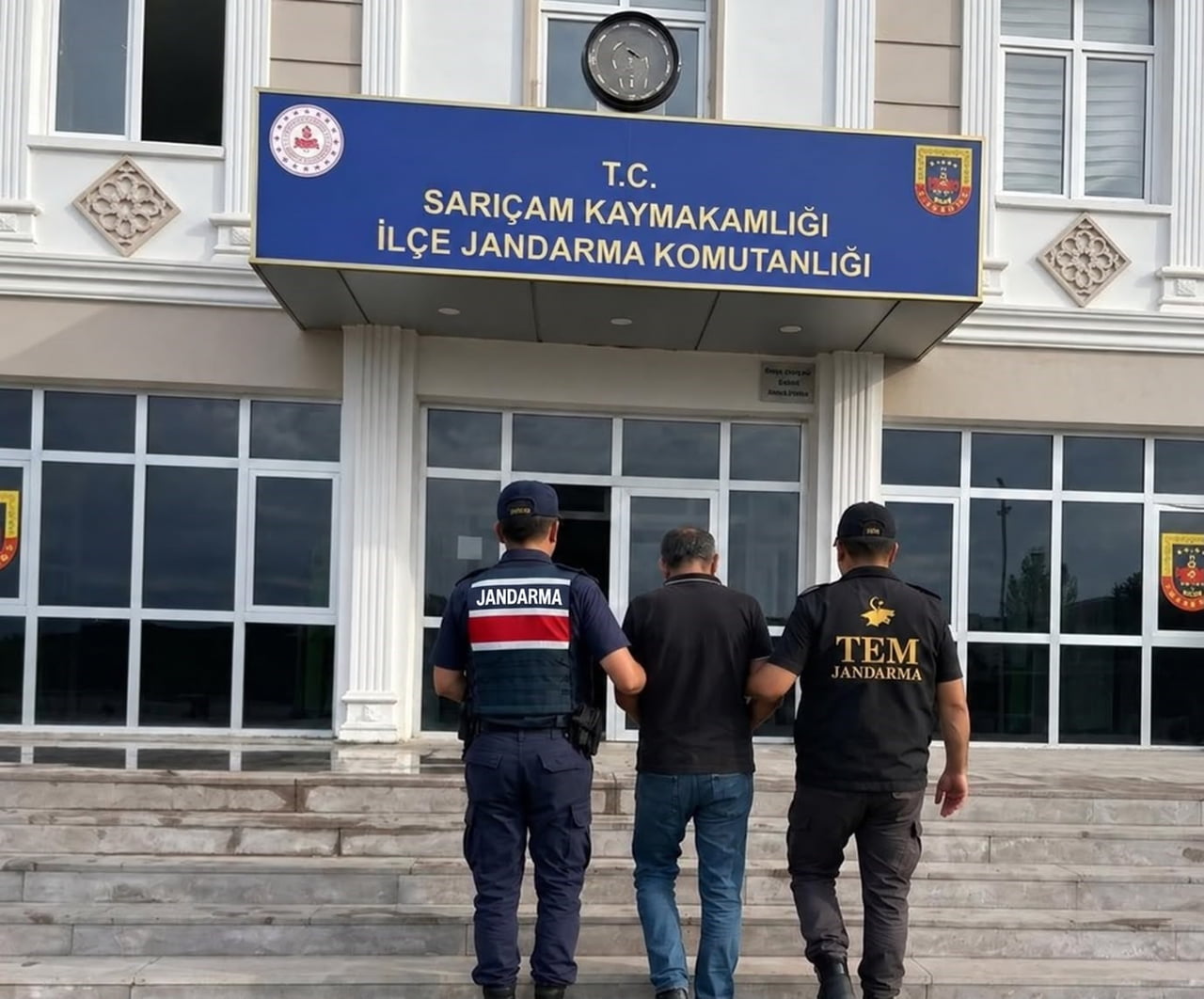ADANA’DA JANDARMA EKİPLERİNCE DÜZENLENEN OPERASYONDA, SİLAHLI TERÖR ÖRGÜTÜNE ÜYE OLMAK SUÇUNDAN...