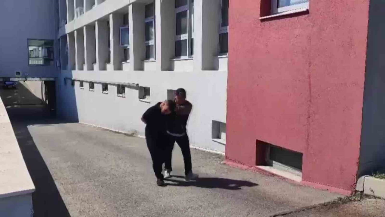 ADANA’DA UYUŞTURUCU MADDE TİCARETİ VE KULLANIMI SUÇUNDAN KESİNLEŞMİŞ HAPİS CEZASI BULUNAN 42...