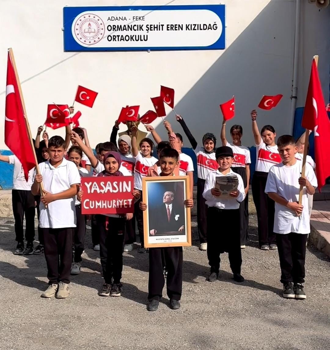 ADANA’NIN FEKE İLÇESİNDE 1190 RAKIMDA BULUNAN KÖY OKULUNDAKİ ÖĞRENCİLER, CUMHURİYET’İN 103’ÜNCÜ...