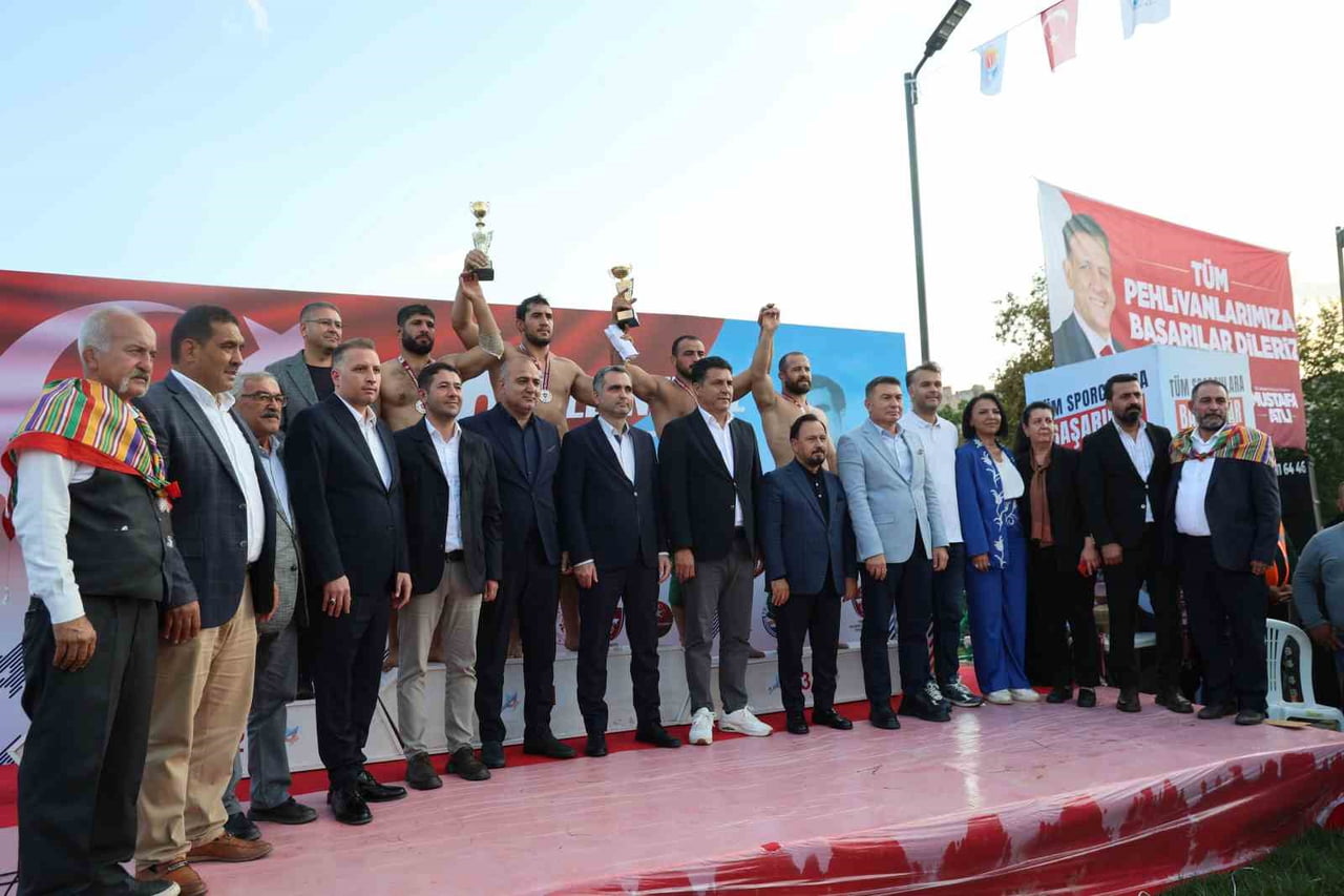 ADANA’NIN KOZAN İLÇESİNDE BU YIL 10’UNCUSU DÜZENLENEN İSMET ATLI KARAKUCAK GÜREŞLERİ’NDE...