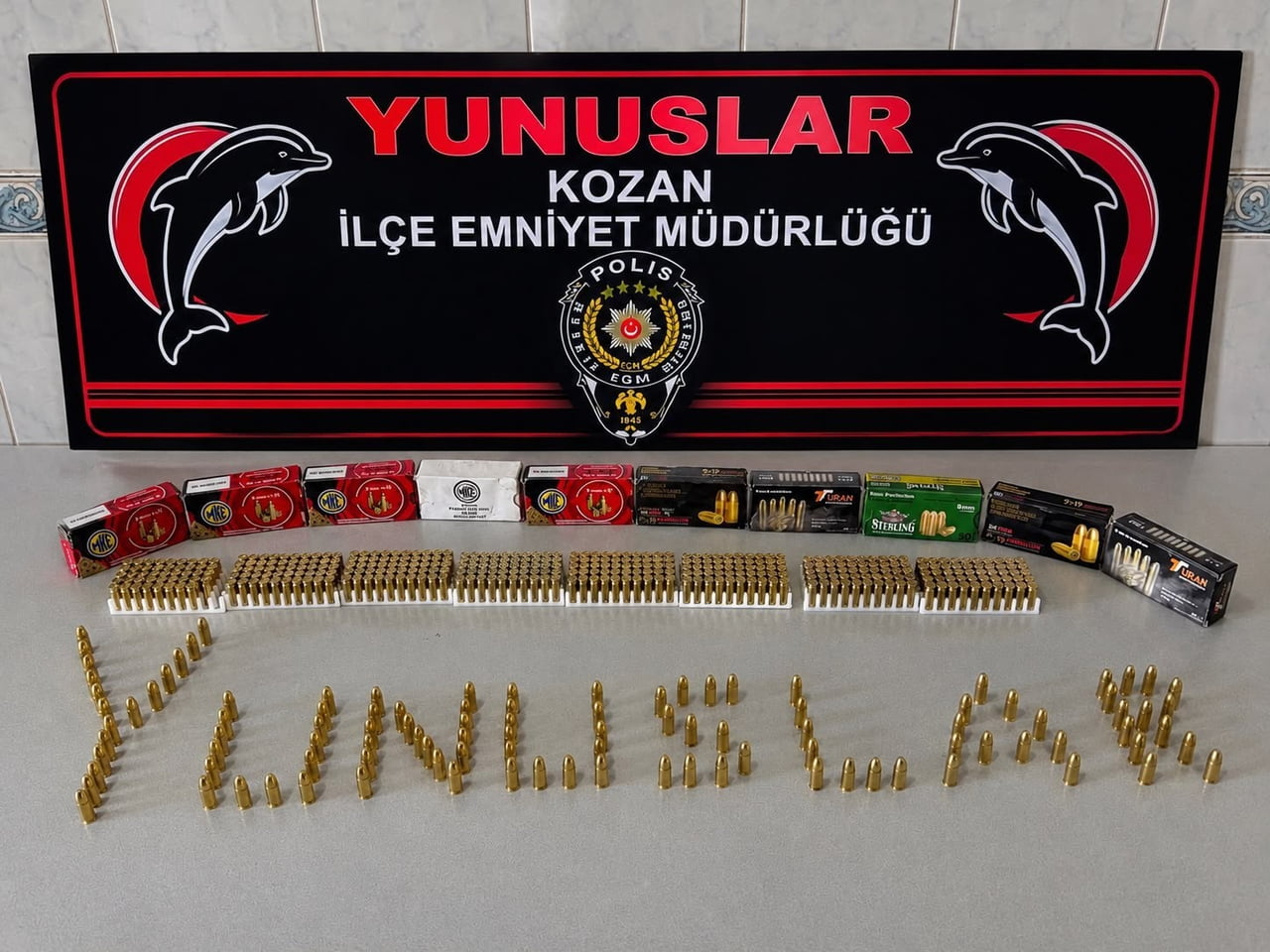 ADANA’NIN KOZAN İLÇESİNDE POLİS EKİPLERİNİN GERÇEKLEŞTİRDİĞİ ÇALIŞMALARDA 1 RUHSATLI, 1 RUHSATSIZ...