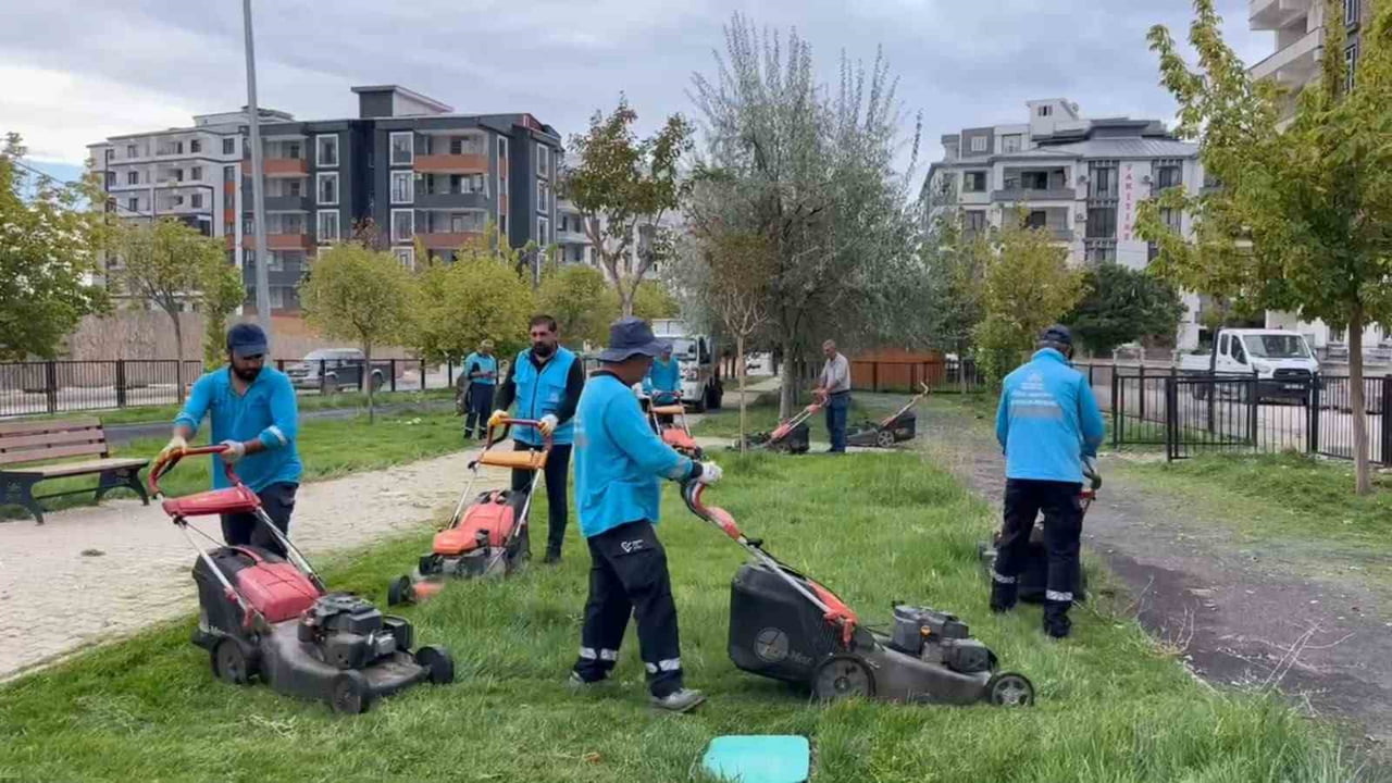 ADIYAMAN BELEDİYESİ, KENT GENELİNDEKİ PARK VE YEŞİL ALANLARDA BAKIM, TEMİZLİK VE DÜZENLEME...