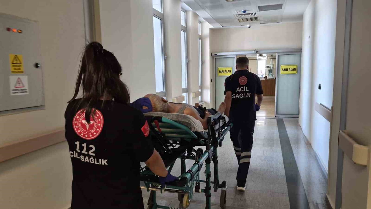 ADIYAMAN’DA ÇADIR ÇEKERKEN 1. KATTAN DÜŞEN 1 KİŞİ YARALANDI.