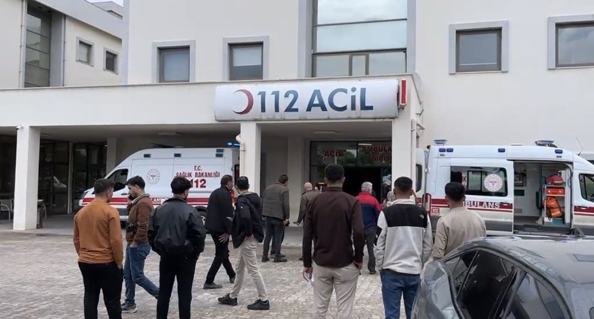 ADIYAMAN’IN BESNİ İLÇESİNDE, AŞIRI YAĞIŞLAR NEDENİYLE SUYLA DOLAN İNŞAAT ALANINDAKİ ASANSÖR...