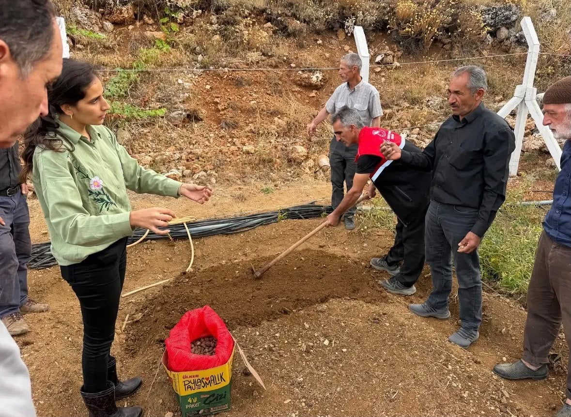 ADIYAMAN’IN ÇELİKHAN İLÇESİNDE, ALTERNATİF VE KATMA DEĞERİ YÜKSEK TARIMSAL ÜRÜNLERİN...