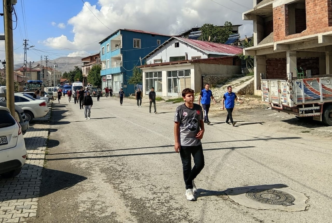 ADIYAMAN’IN ÇELİKHAN İLÇESİNDE AMATÖR SPOR HAFTASI ETKİNLİKLERİ KAPSAMINDA ÖDÜLLÜ ATLETİZM KOŞUSU...