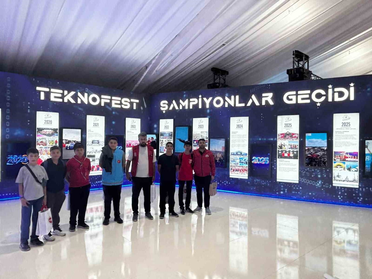 ADIYAMAN’IN ÇELİKHAN İLÇESİNDEN BİR GRUP ÖĞRENCİ, ÇELİKHAN KAYMAKAMLIĞI KOORDİNESİNDE DÜZENLENEN...