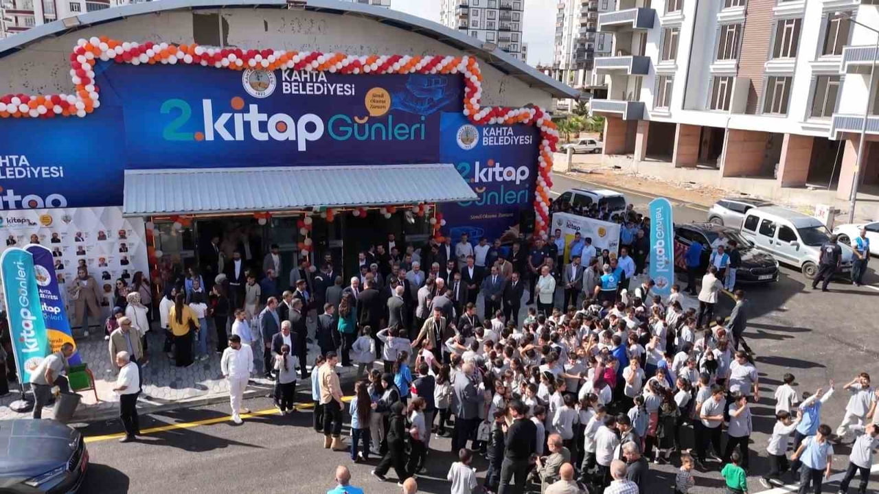 ADIYAMAN’IN KAHTA İLÇESİNDE, KİTAP VE EDEBİYAT SEVGİSİNİ YAYGINLAŞTIRMAK AMACIYLA DÜZENLENEN "2....