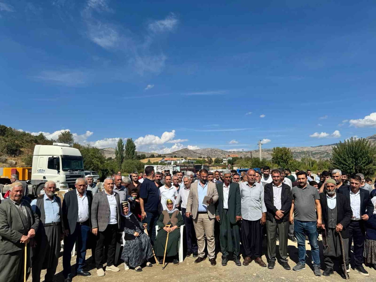 ADIYAMAN’IN SİNCİK İLÇESİNDE TEŞİKAN YAYLASI’NDAKİ KAYNAK SULARININ İLÇE MERKEZİNE AKTARILMASI...