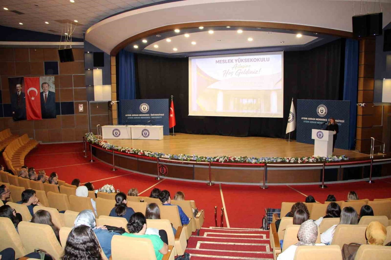 ADÜ’DE ÖĞRENCİLERE YÖNELİK ORYANTASYON VE BİLGİLENDİRME PROGRAMLARI SÜRÜYOR