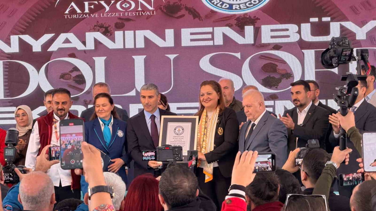 AFYONKARAHİSAR'DA GERÇEKLEŞTİRİLEN VIII. ULUSLARARASI GASTROAFYON TURİZM VE LEZZET FESTİVALİ'NDE...