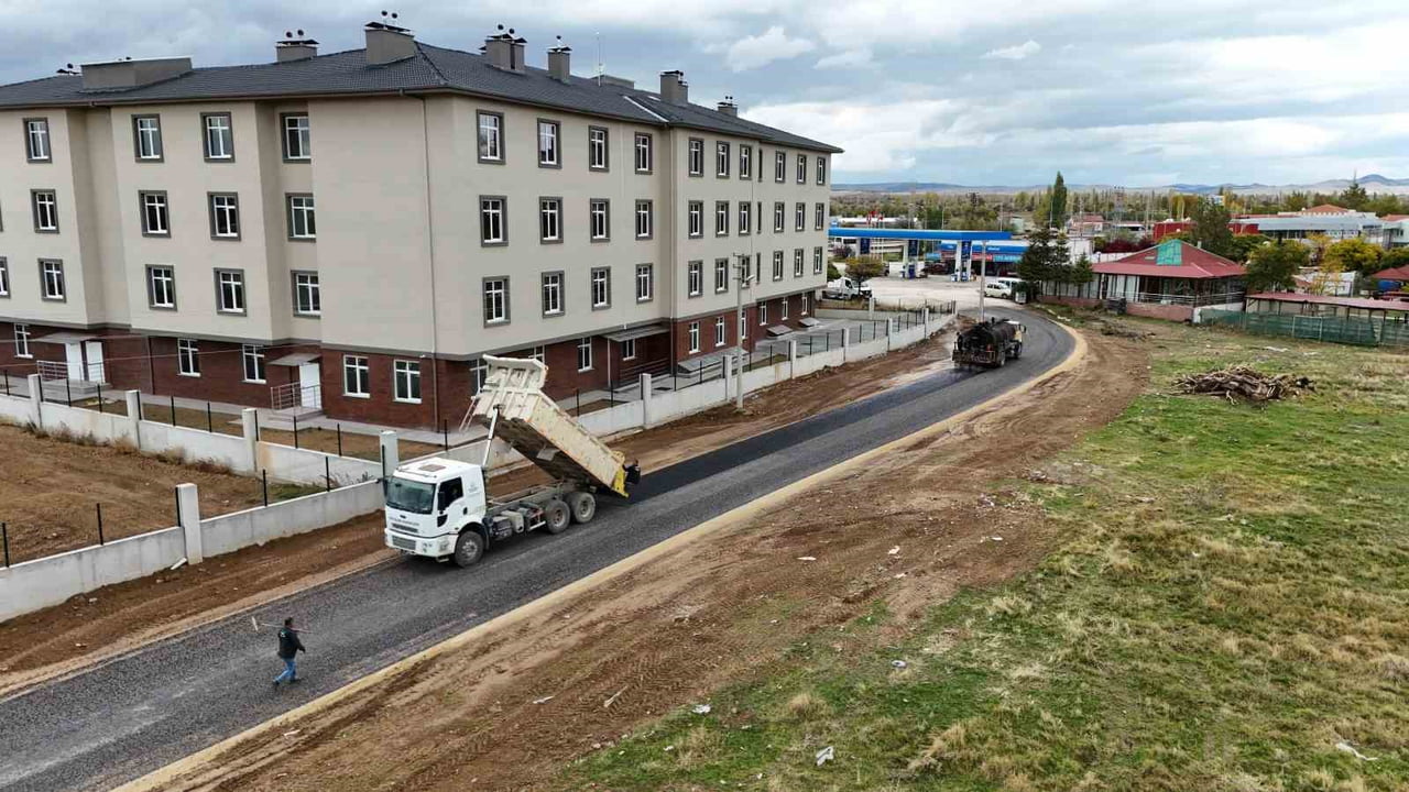 AFYONKARAHİSAR BOLVADİN BELEDİYESİ FEN İŞLERİ MÜDÜRLÜĞÜ EKİPLERİ TARAFINDAN YENİ HUZUREVİNE...