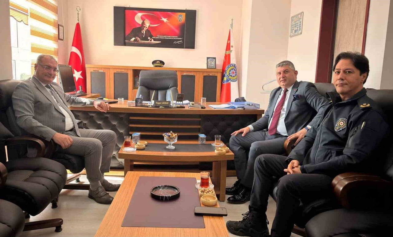 AFYONKARAHİSAR BOLVADİN KAYMAKAMI ALİ ARIKAN İLE BOLVADİN ADALET KOMİSYONU BAŞKANI SEMİH UYGUR...