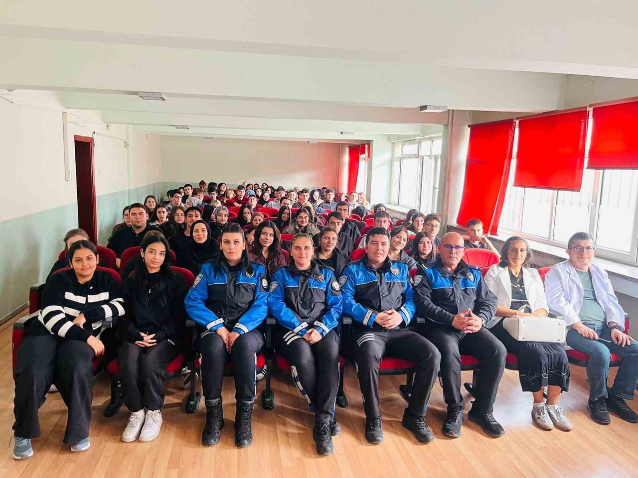 AFYONKARAHİSAR’DA POLİS EKİPLERİ TARAFINDAN CUMHURİYET ANADOLU LİSESİ ÖĞRENCİLERİNE YÖNELİK...