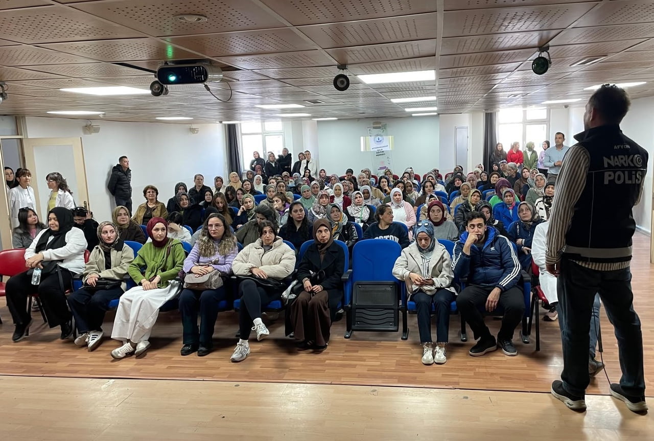 AFYONKARAHİSAR’DA POLİS EKİPLERİ TARAFINDAN YÜRÜTÜLEN NARKOANNE FAALİYETLERİ KAPSAMINDA 265 ANNE...