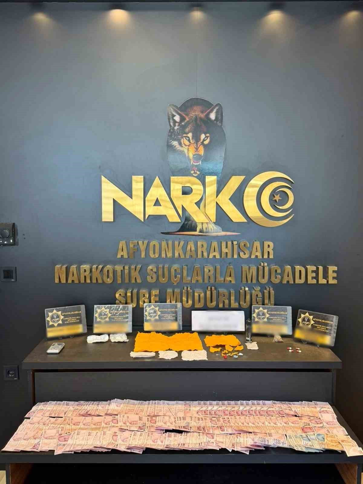 AFYONKARAHİSAR’DA POLİS TARAFINDAN TAKİBE ALINAN VE UYUŞTURUCU SATTIĞI İDDİA EDİLEN ŞAHIS...
