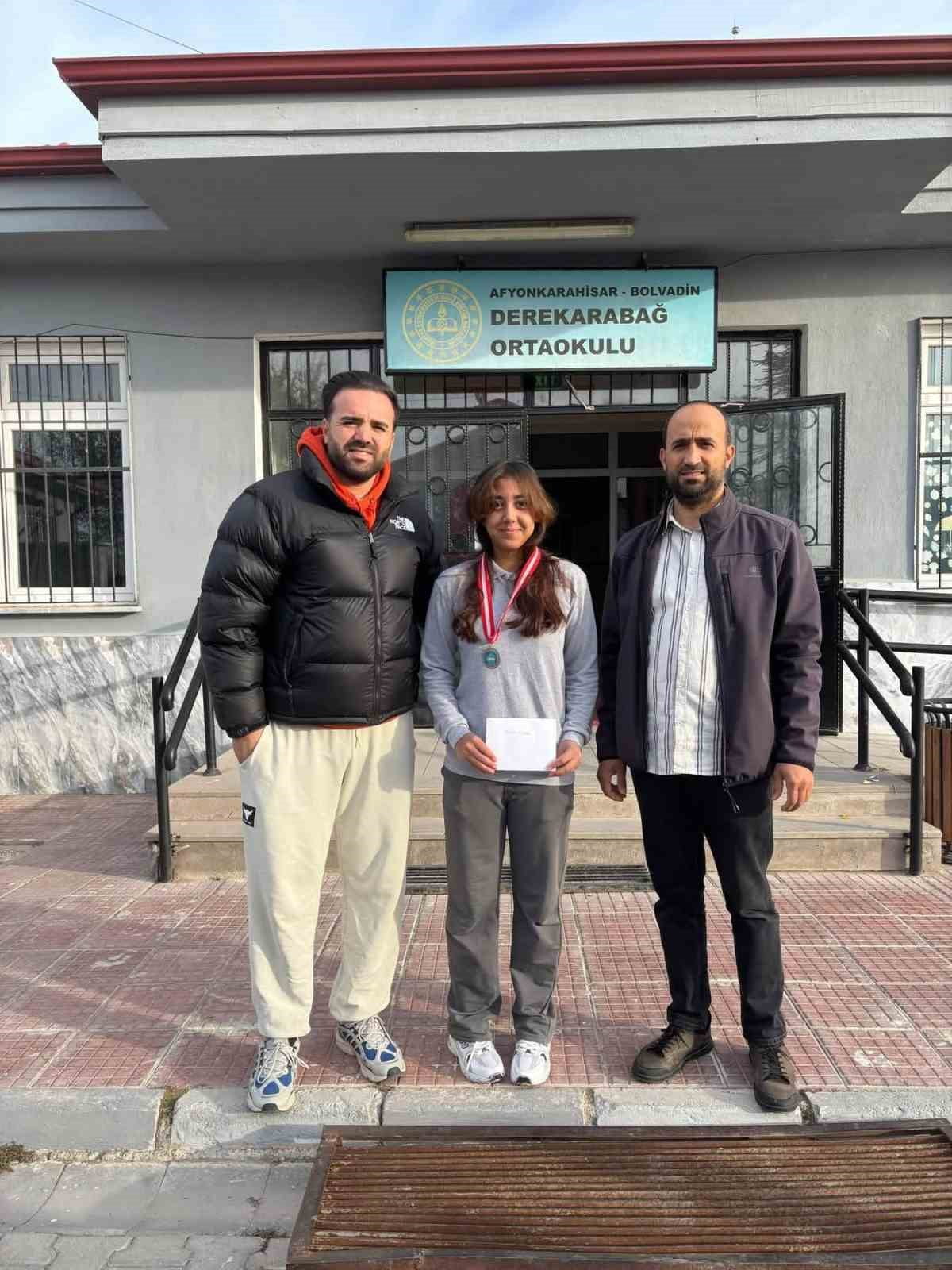 AFYONKARAHİSAR’IN BOLVADİN İLÇESİNDE DÜZENLENEN OKULLAR ARASI ATLETİZM YARIŞMALARI BÜYÜK BİR...