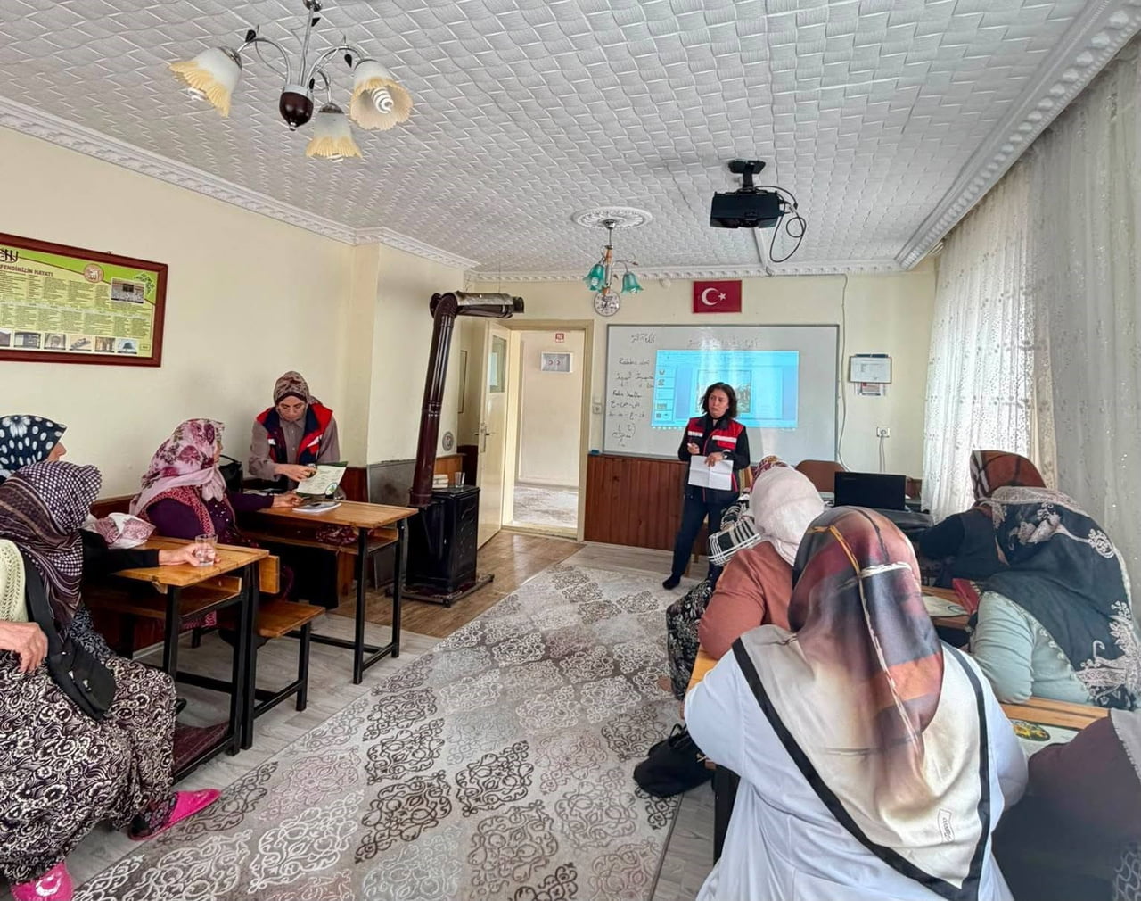 AFYONKARAHİSAR’IN BOLVADİN İLÇESİNDE KADIN ÇİFTÇİLERE YÖNELİK TARIMSAL EĞİTİM VE BİLGİLENDİRME...