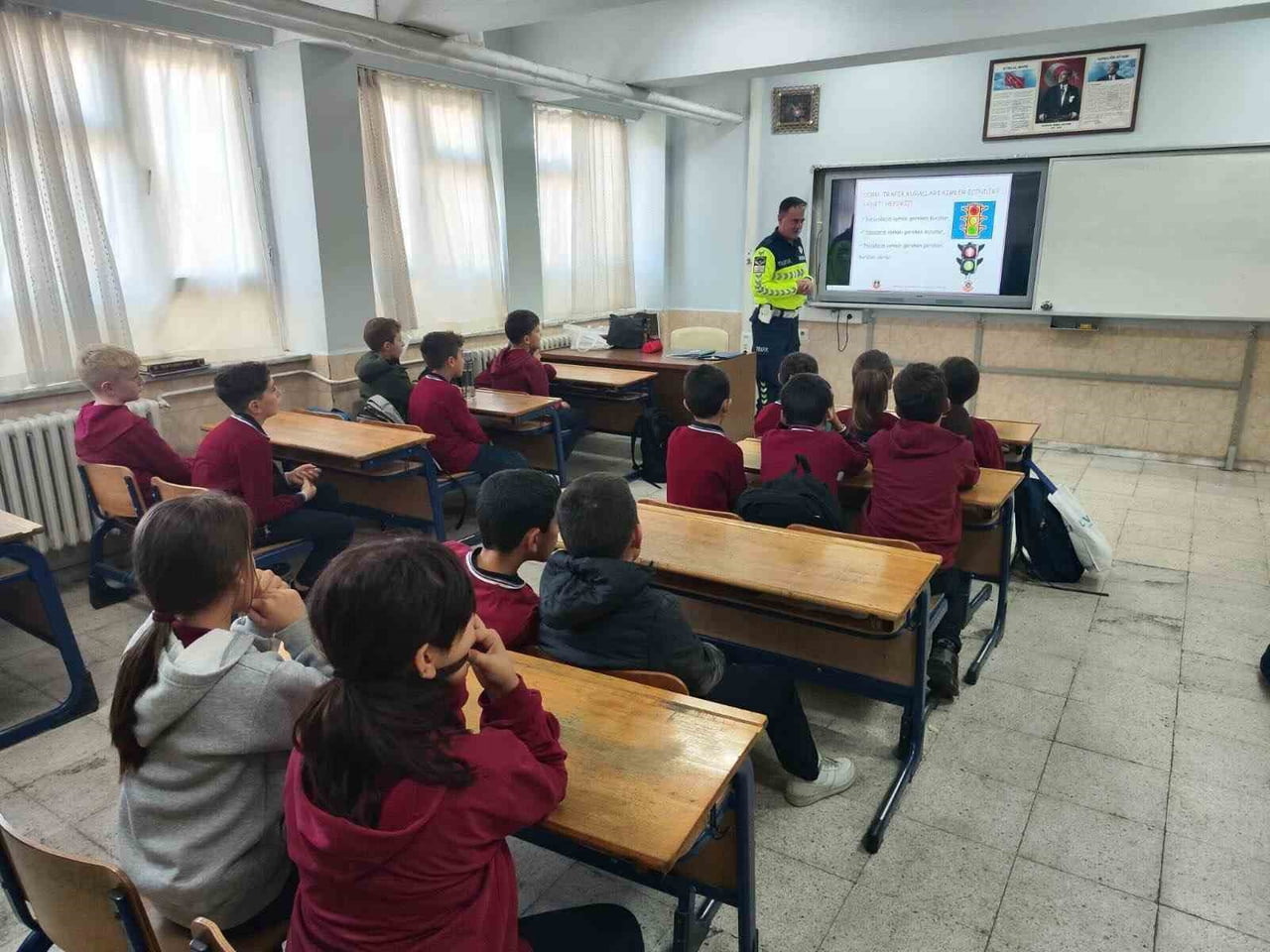 AFYONKARAHİSAR’IN SİNANPAŞA İLÇESİNE BAĞLI TINAZTEPE BELDESİNDE JANDARMA EKİPLERİ TARAFINDAN 29...