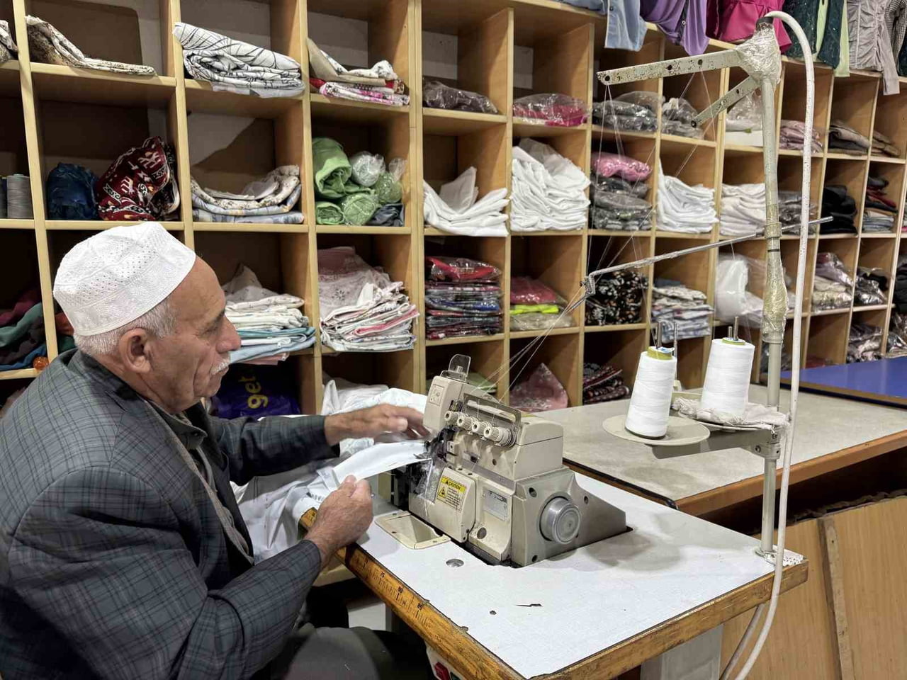 AĞRI'NIN PATNOS İLÇESİNDE 72 YAŞINDAKİ AHMET HACI, OĞLUNUN İSTANBUL'A TAŞINMASININ ARDINDAN...