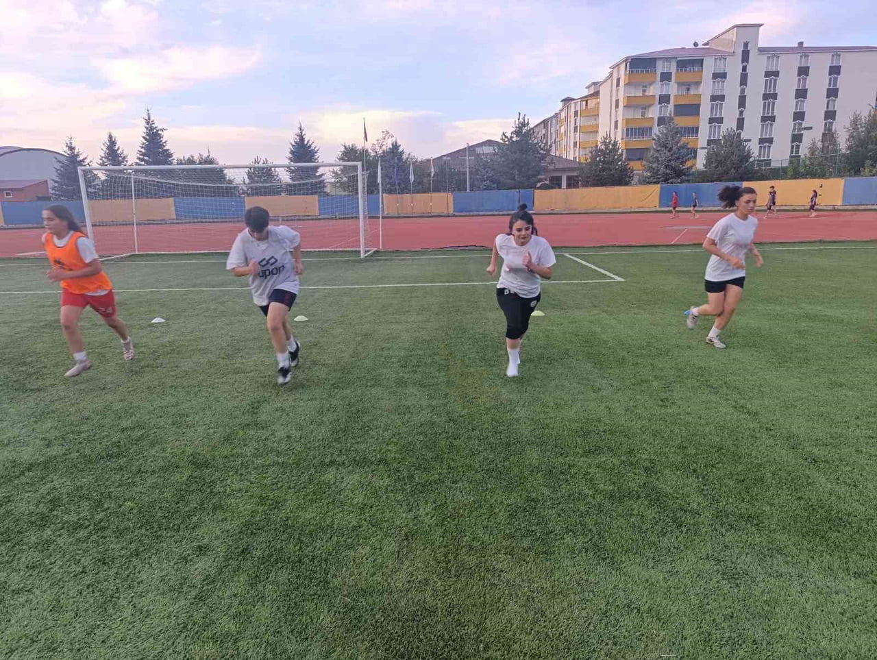 AĞRI VALİSİ ÖNDER BOZKURT’UN DESTEKLERİYLE TÜRKİYE FUTBOL FEDERASYONU (TFF) KADINLAR 2. LİGİ'NDE...