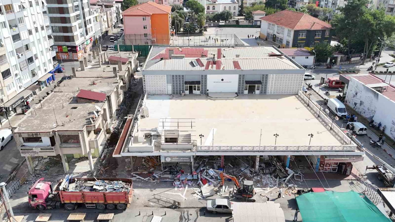AHMET ŞENSAN KÜLTÜR MERKEZİ’NDE 16 EKİM’DE YAPILACAK YIKIM ÇALIŞMALARI NEDENİYLE 15 EKİM PERŞEMBE...
