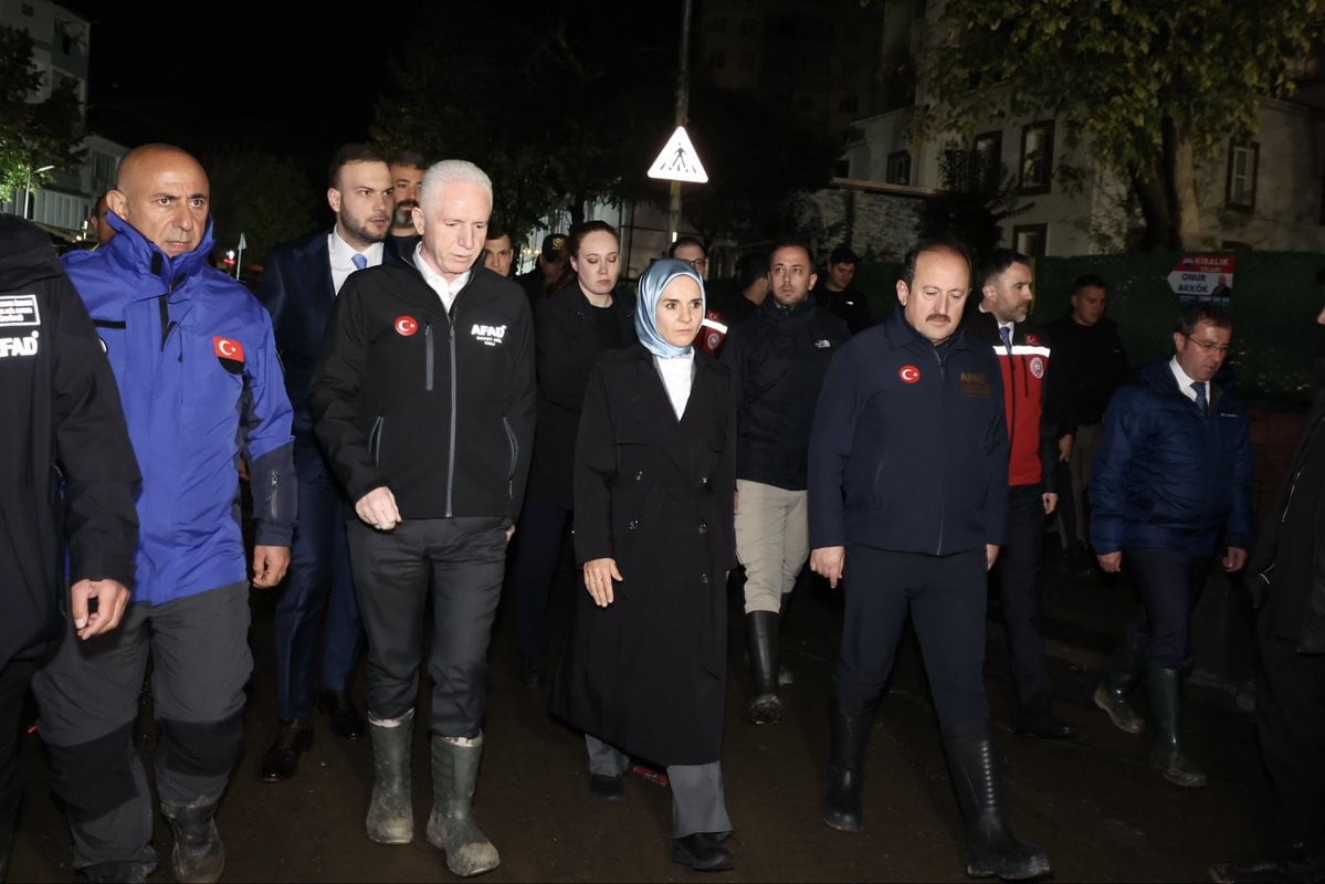 AİLE VE SOSYAL HİZMETLER BAKANI MAHİNUR ÖZDEMİR GÖKTAŞ, SEL FELAKETİNİN YAŞANDIĞI SARIYER...