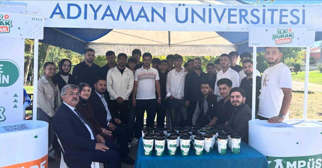 AK PARTİ ADIYAMAN İL BAŞKANI EKREM ÇADIR, ADIYAMAN ÜNİVERSİTESİ KAMPÜSÜNDE GENÇLERLE BİR ARAYA...
