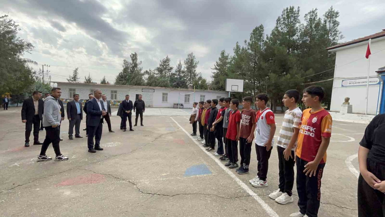 AK PARTİ BATMAN İL BAŞKANI HÜSEYİN ŞANSİ, SOSYAL MEDYA ÜZERİNDEN KENDİSİNE ULAŞAN BEŞİRİ İLÇESİNE...
