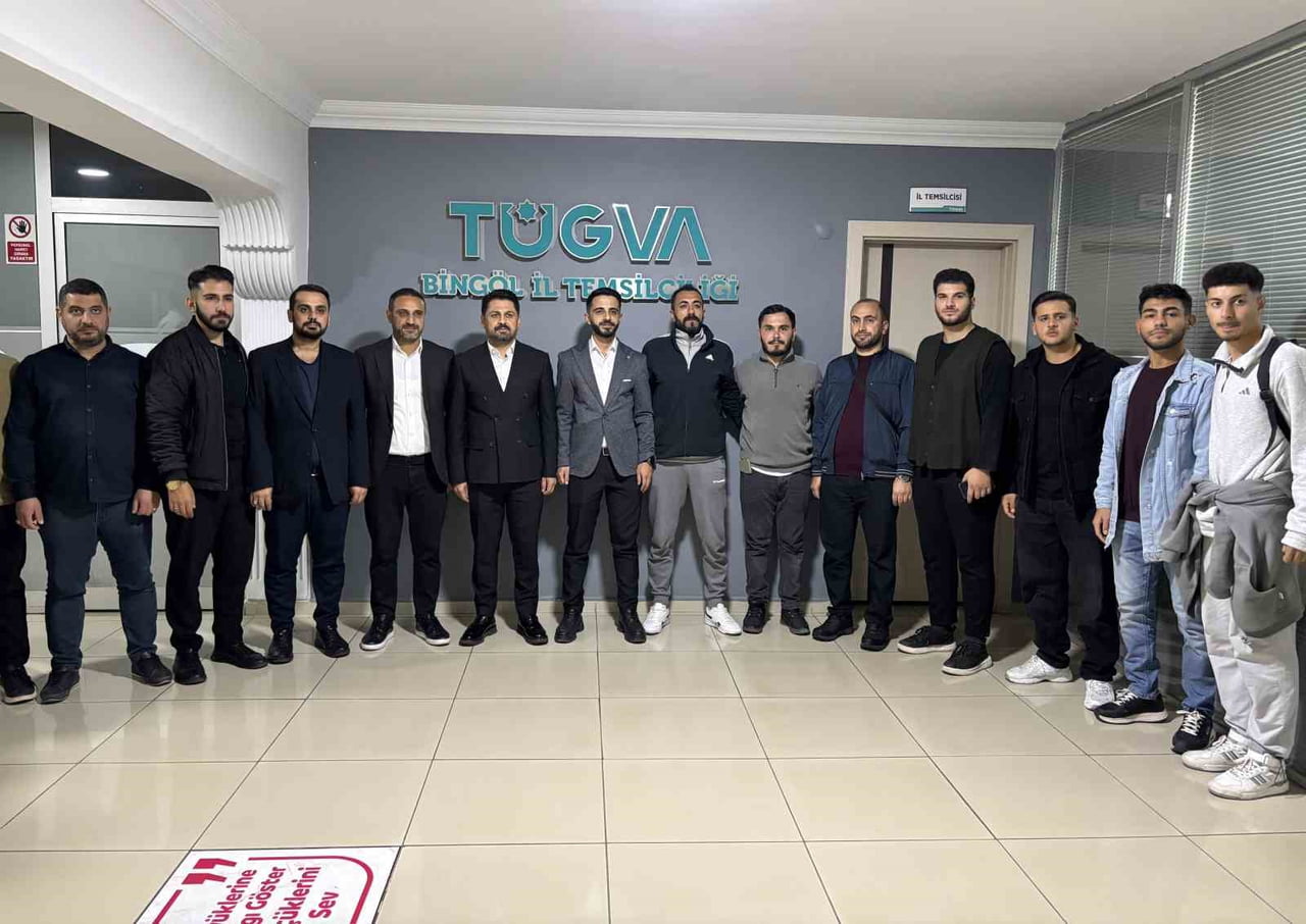 AK PARTİ BİNGÖL İL BAŞKANI YILMAZ SEVEN, TÜGVA BİNGÖL ERKEK ÖĞRENCİ YURDU'NDA DÜZENLENEN İLERİ...