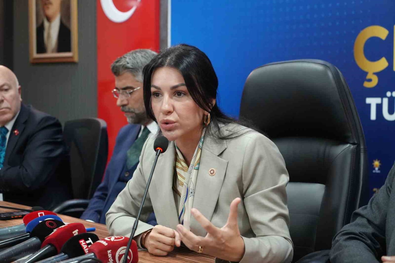AK PARTİ GENEL BAŞKAN YARDIMCISI VE ÇEVRE VE ŞEHİRCİLİK POLİTİKALARI BAŞKANI NİLHAN AYAN, AK PARTİ...