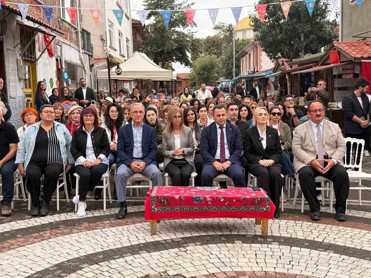 AKÇAKOCA’DA BU YIL İKİNCİSİ DÜZENLENEN ULUSLARARASI SULUBOYA FESTİVALİ, SANATÇILARI VE...