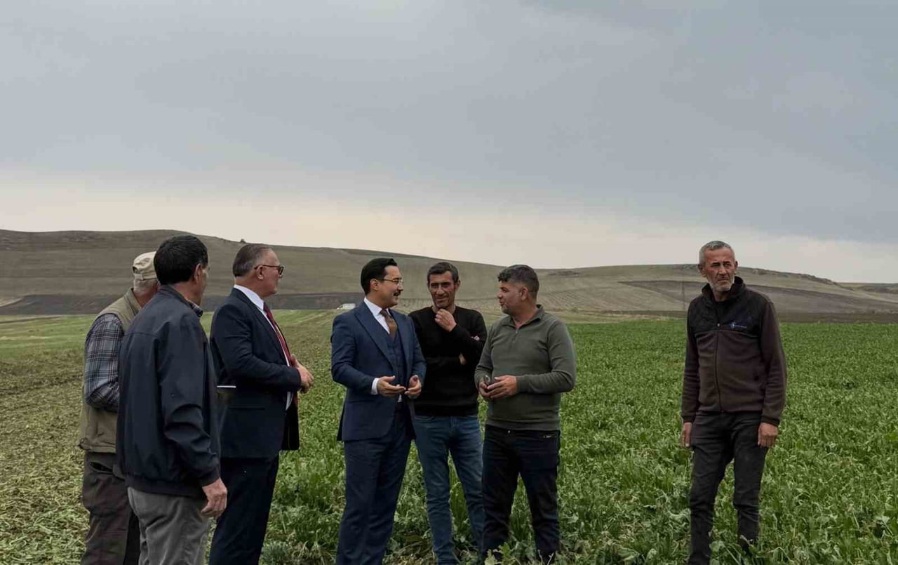 AKYAKA KAYMAKAMI DEMİRTAŞ, ŞEKER PANCARI HASADINA KATILDI(KARS-İHA)
