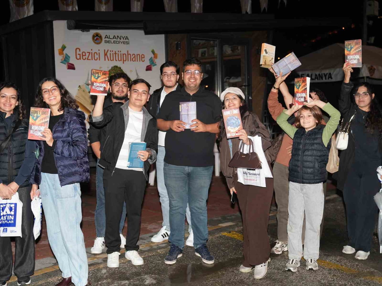 ALANYA BELEDİYESİ’NİN DÜZENLEDİĞİ 8. ALANYA KİTAP FUARI, 100’ÜN ÜZERİNDE YAYINEVİ, BİNLERCE KİTAP...