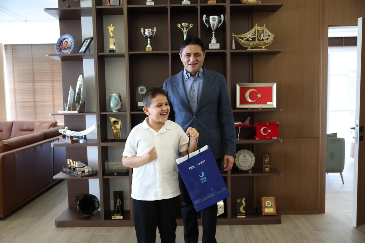 ALİAĞALI ÖZEL YÜZÜCÜ KAAN VURAL AÇIK DENİZDE YENİ HEDEFLERE YÜZÜYOR