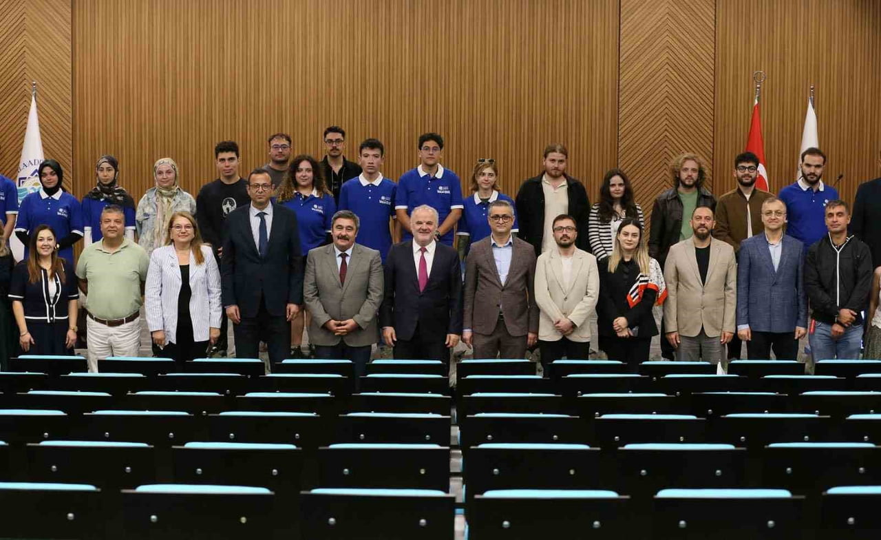ALKÜ ALEV ALATLI KONFERANS SALONU'NDA "COP31 TÜRKİYE GÖNÜLLÜLÜK PROGRAMI ÜNİVERSİTE BULUŞMASI"...