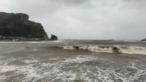 Amasra'da dalga boyu 10 metreyi aştı