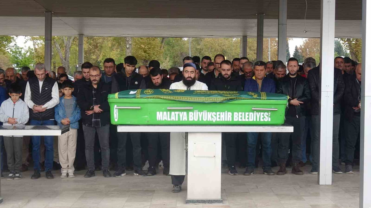 AMASYA'DA İŞE GİDERKEN BİSİKLETİNİN KONTROLÜNÜ KAYBEDEREK DÜŞEREK HAYATINI KAYBEDEN ADLİYE...