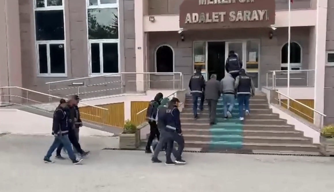 AMASYA'NIN MERZİFON VE GÜMÜŞHACIKÖY İLÇELERİNDE FAALİYET GÖSTEREN AV BAYİLERİNE YÖNELİK SİLAH VE...