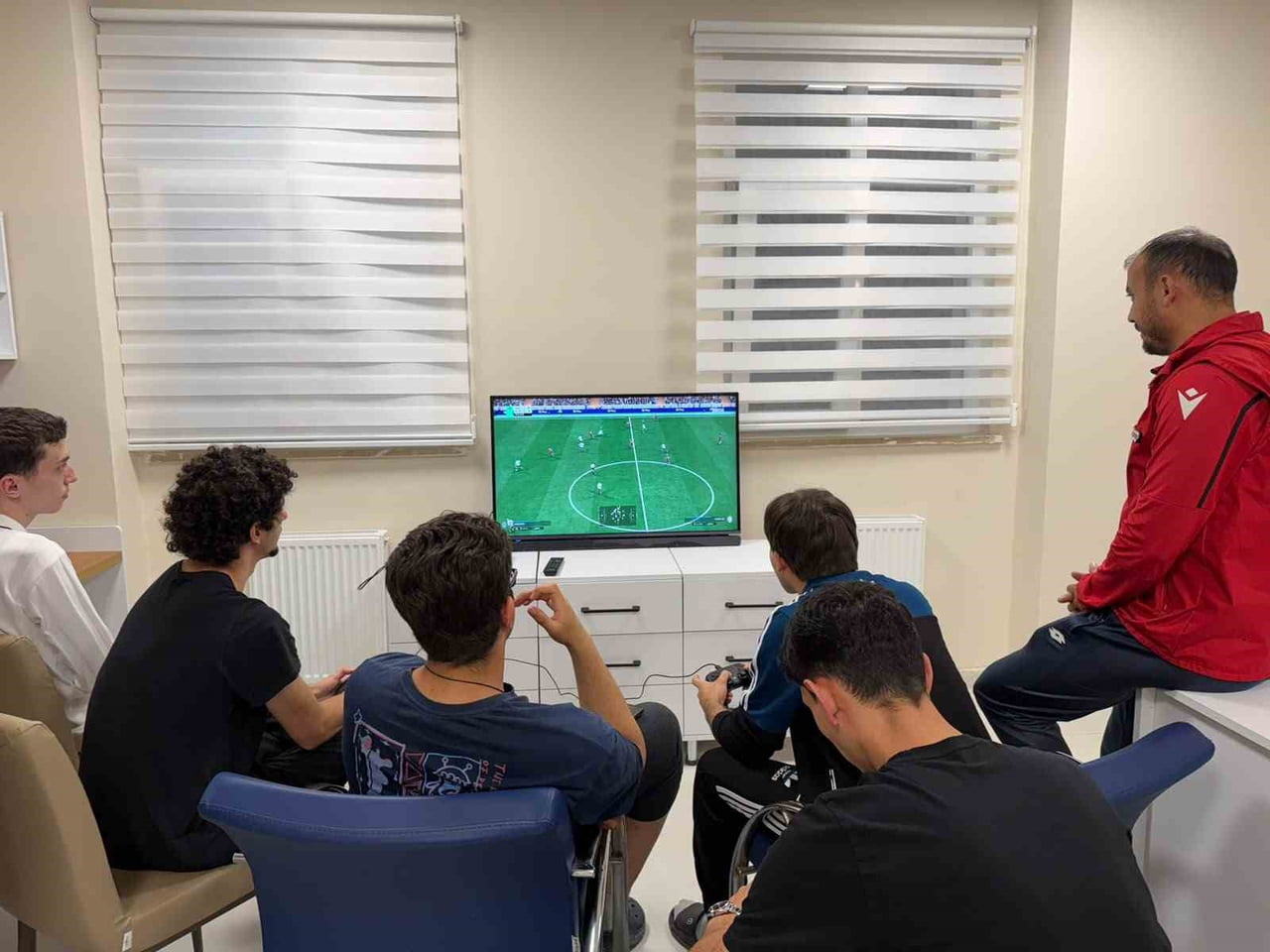 AMATÖR SPOR HAFTASI ETKİNLİKLERİ KAPSAMINDA AKÇAKOCA ERKEK ÖĞRENCİ YURDU’NDA KALAN ÜNİVERSİTE...