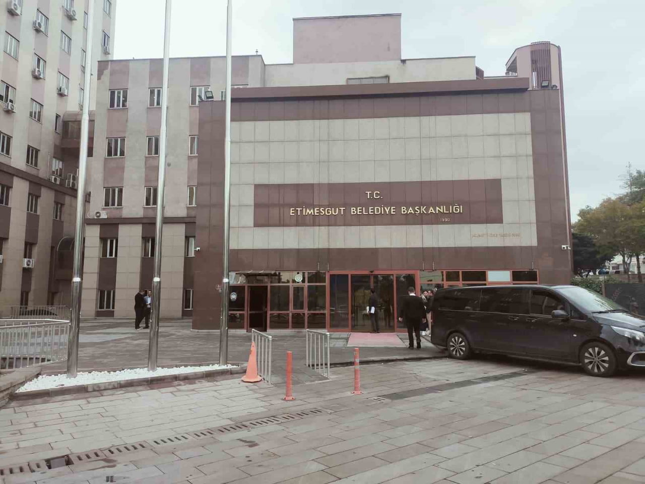 ANKARA'NIN ETİMESGUT BELEDİYESİ'NE İKİNCİ DALGA OPERASYON YAPILDI. ARALARINDA BELEDİYE BAŞKAN...