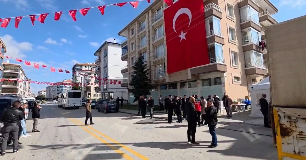 ANKARA’NIN PURSAKLAR İLÇESİNDE SİLAHLI SALDIRIDA ŞEHİT OLAN POLİS MEMURU AHMET TÜRKOĞLU’NUN BABA...