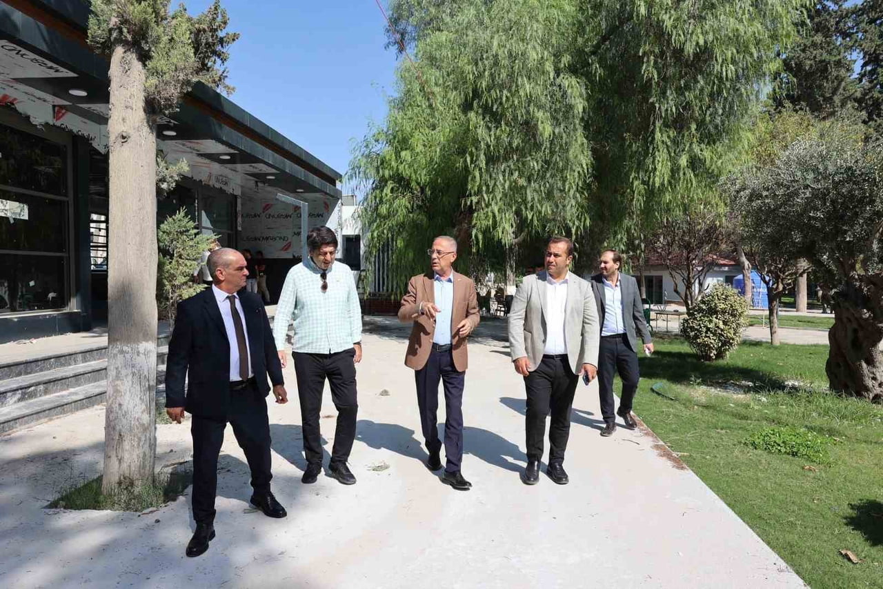 ANTAKYA BELEDİYE BAŞKANI İBRAHİM NACİ YAPAR, VALİ ÜRGEN PARKI’NDA YAPIMI DEVAM EDEN EMEKLİLER...