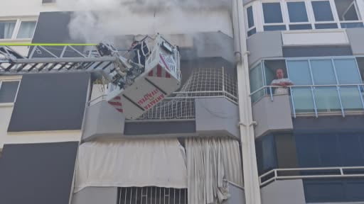 Antalya'da 6 katlı binanın 5'inci katında yangın